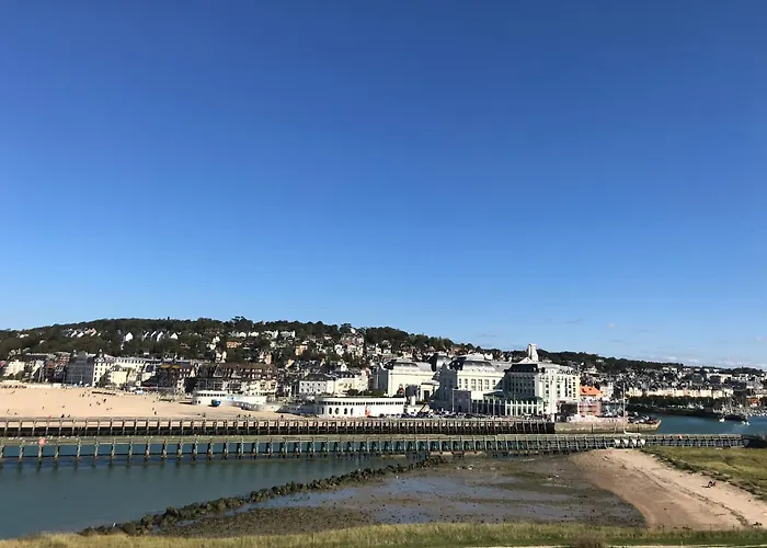 Апартаменты Escapade A L'estacade *